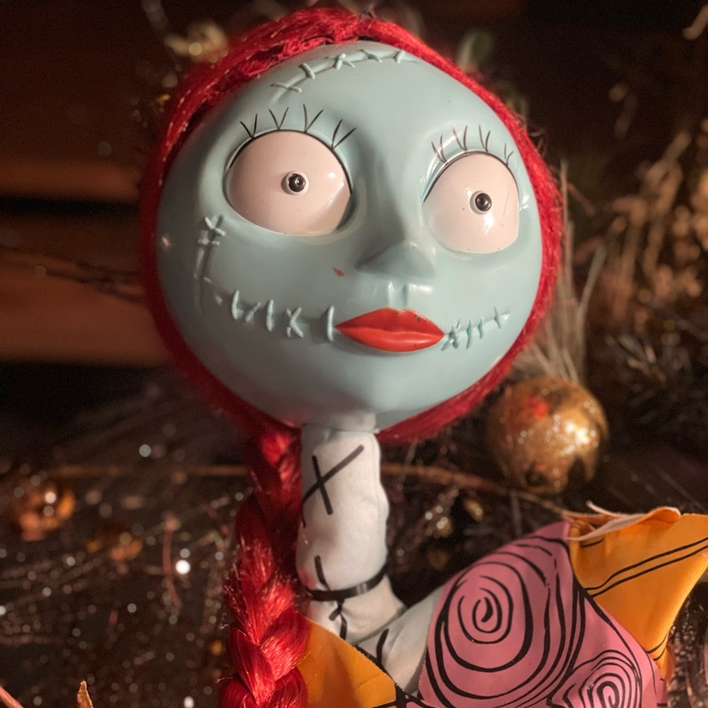 Jack Skellington & Sally From “The Nightmare Before Christmas” Halloween Figures - Picture 6 of 16
